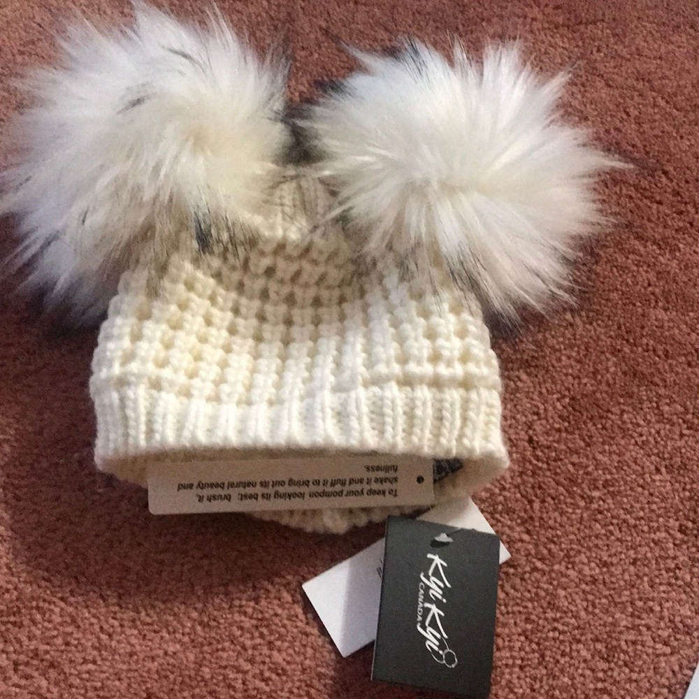 HOST PICK Kyi kyi Canada  kids winter hat with 2 Pom Pom